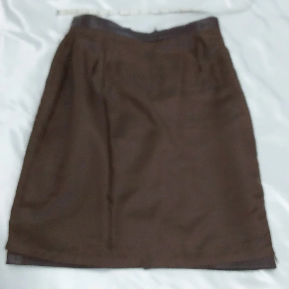 Ann Taylor Leather Mini Skirt Chocolate Brown, Fully Lined, Darted, Size 6 - Picture 2 of 15